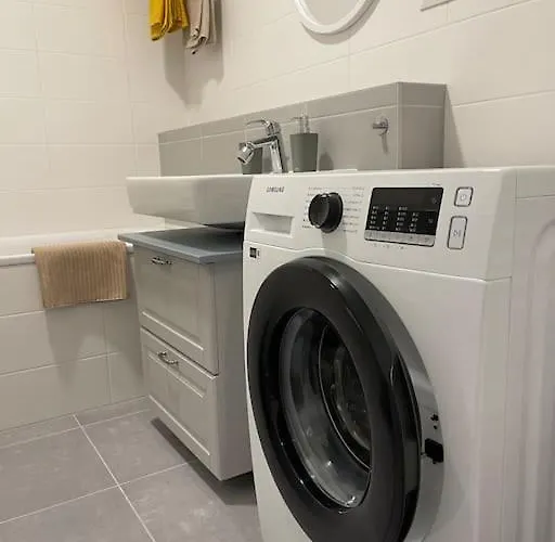 Make Yourself At * براتسيلافا